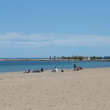 Marina Real Eli アパート